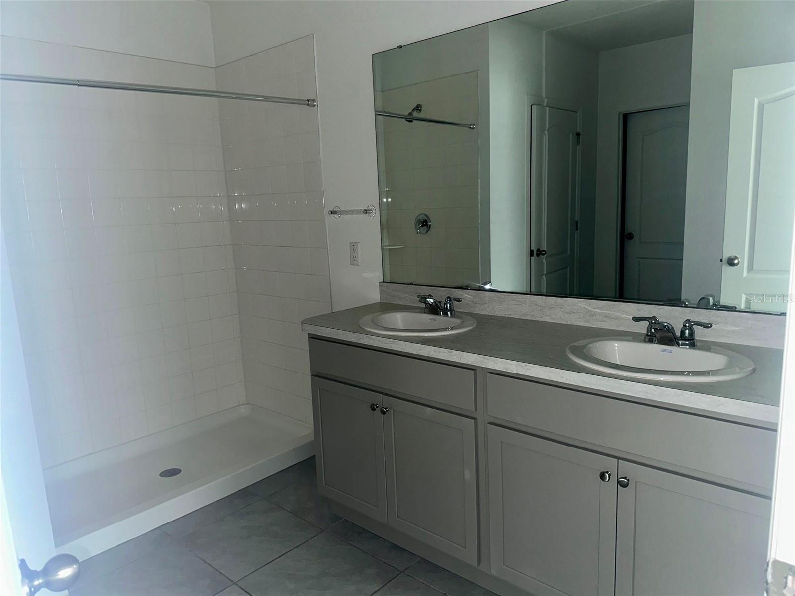 Image 8 of 9 For 318 Montgomery Court