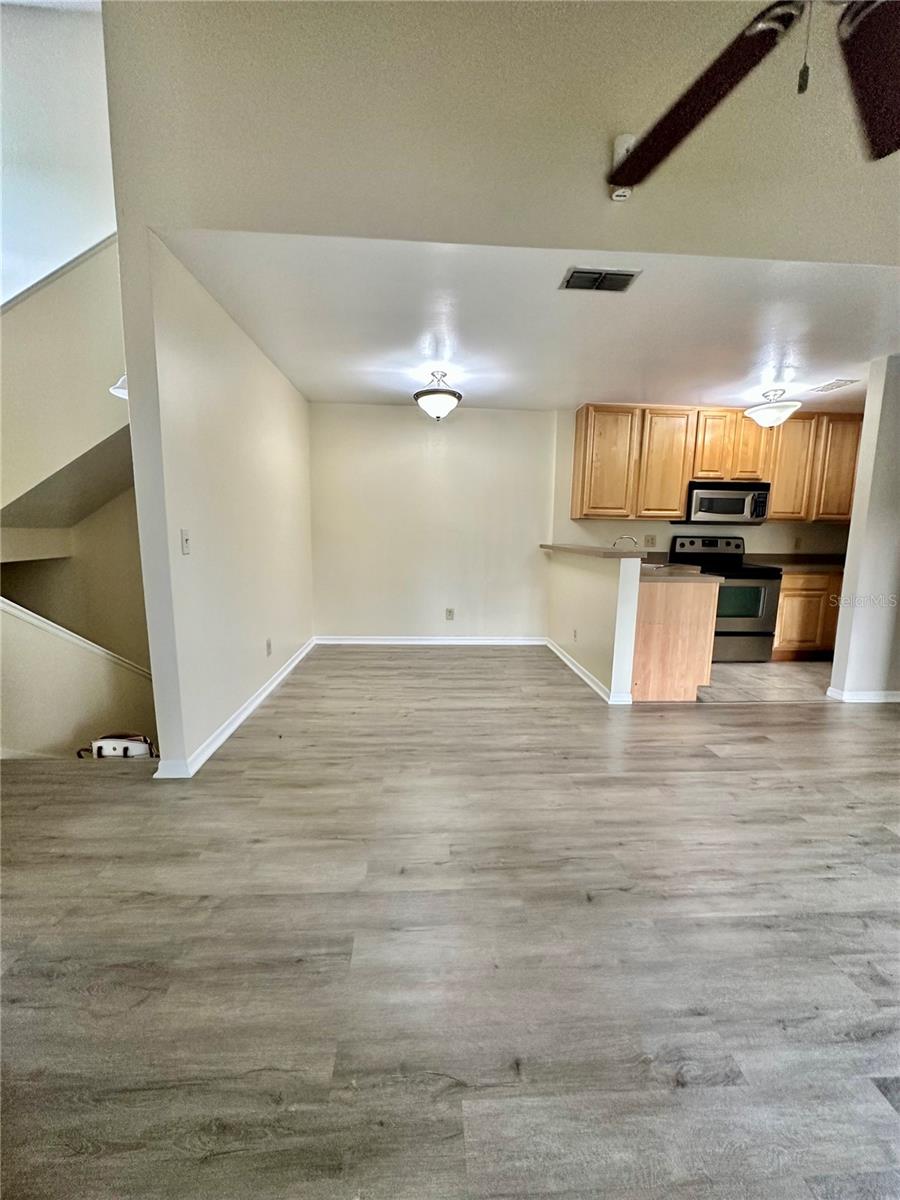 Image 2 of 7 For 6004 Westgate Drive 301