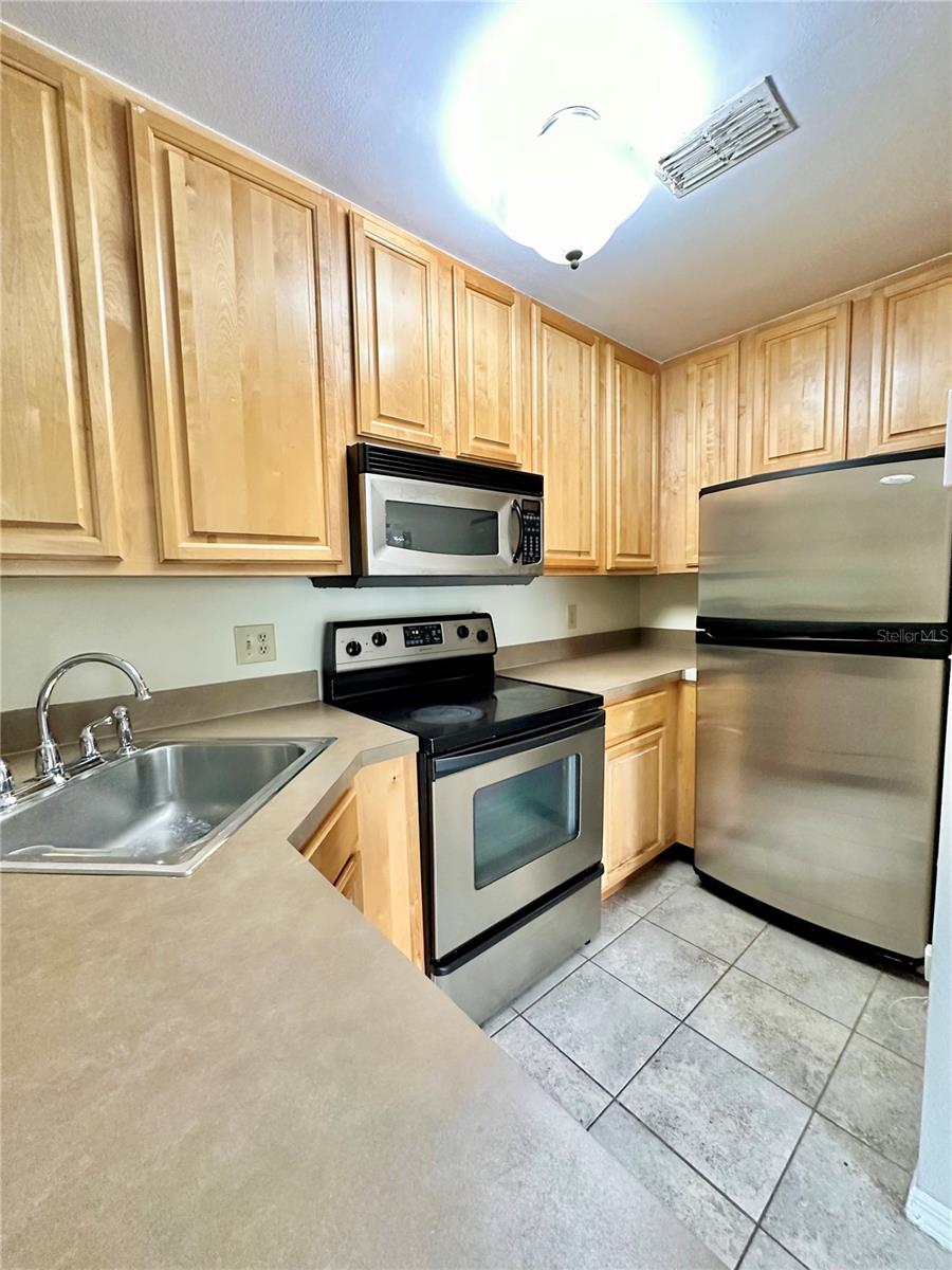 Image 3 of 7 For 6004 Westgate Drive 301