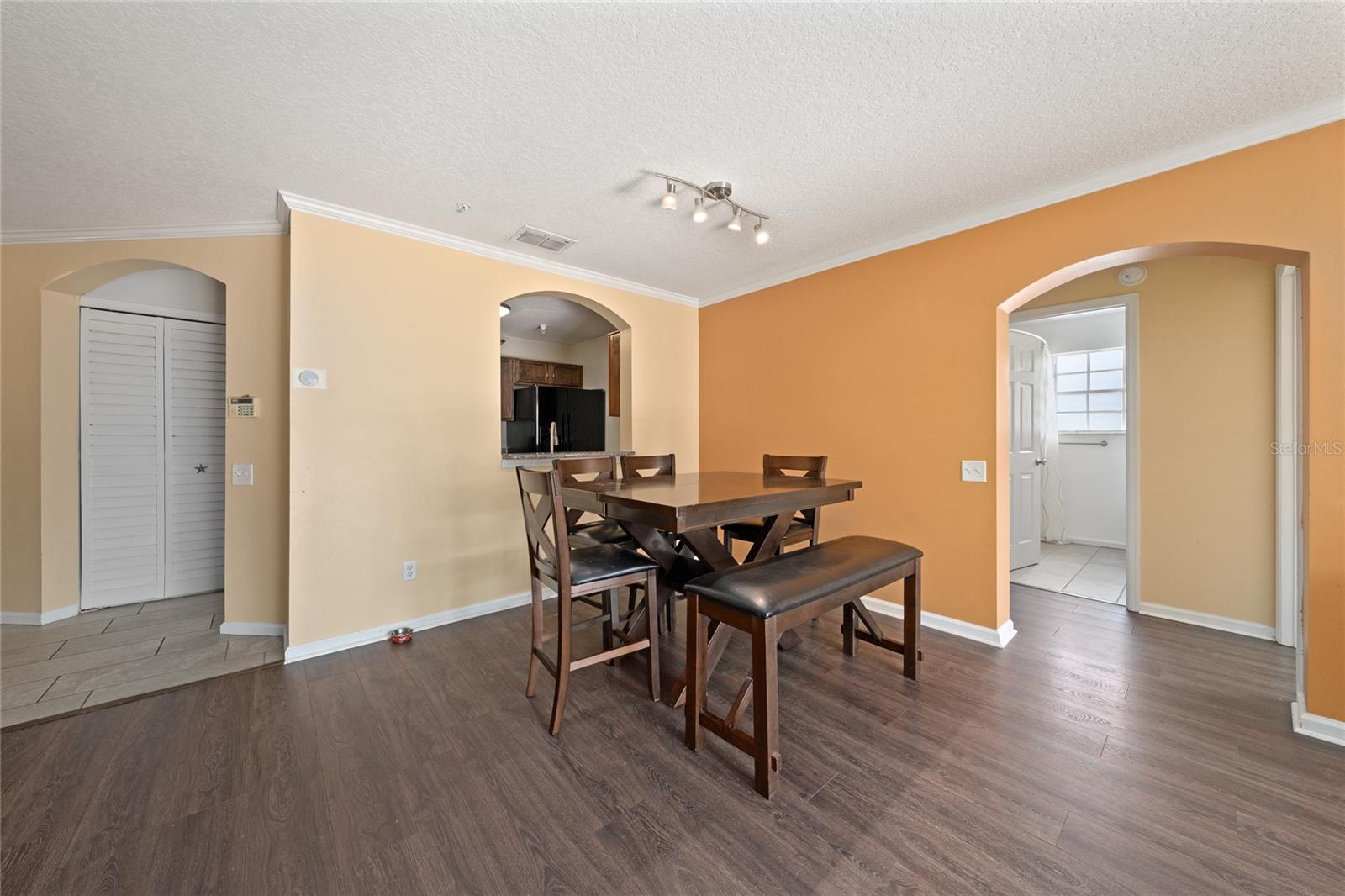 Image 19 of 32 For 3930 Southpointe Drive 213