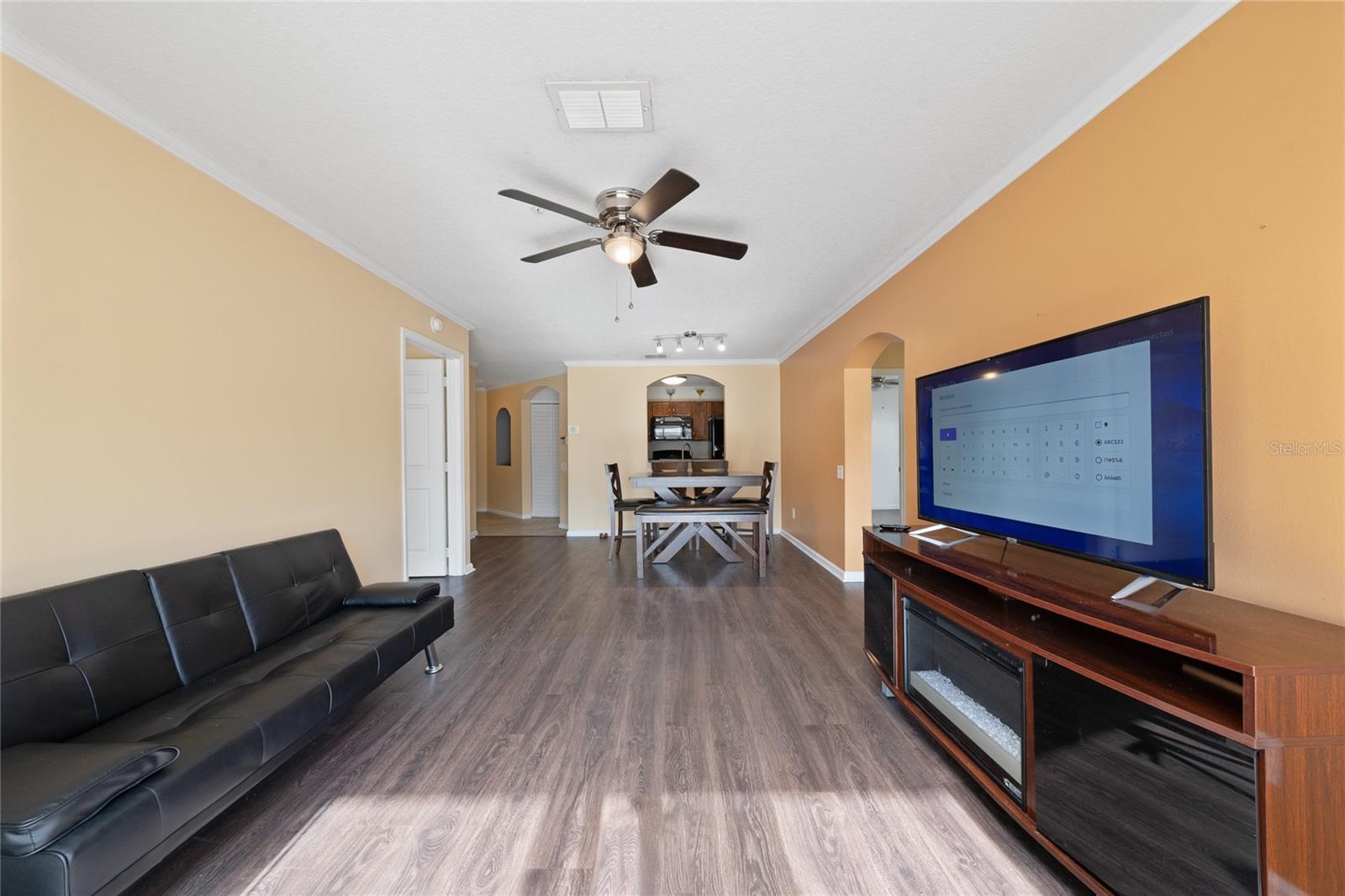 Image 21 of 32 For 3930 Southpointe Drive 213