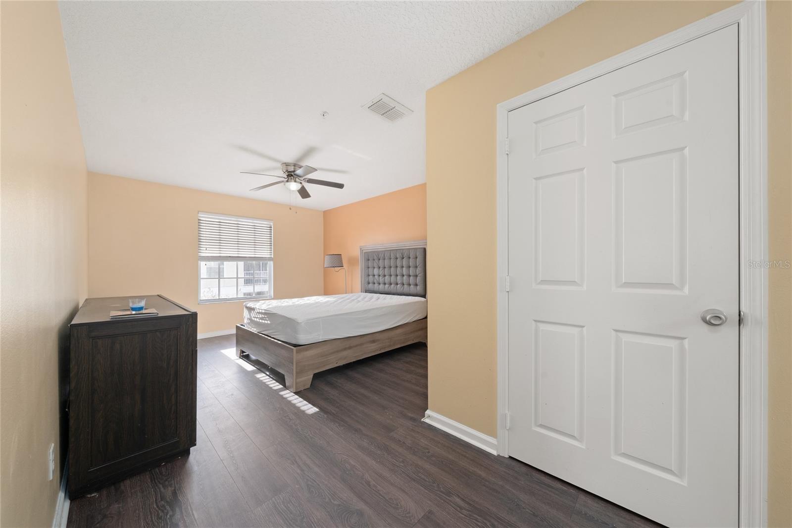 Image 27 of 32 For 3930 Southpointe Drive 213