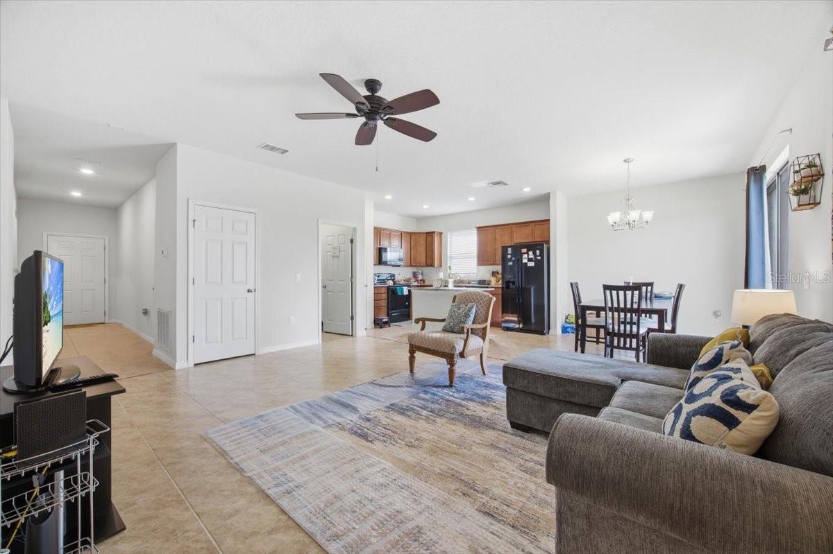 Image 12 of 25 For 1917 Cayman Cove Circle