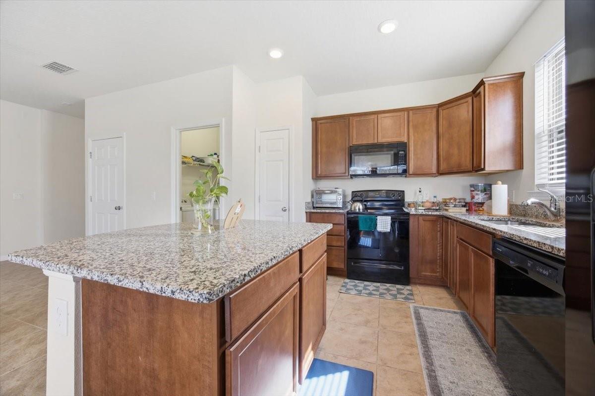 Image 16 of 25 For 1917 Cayman Cove Circle