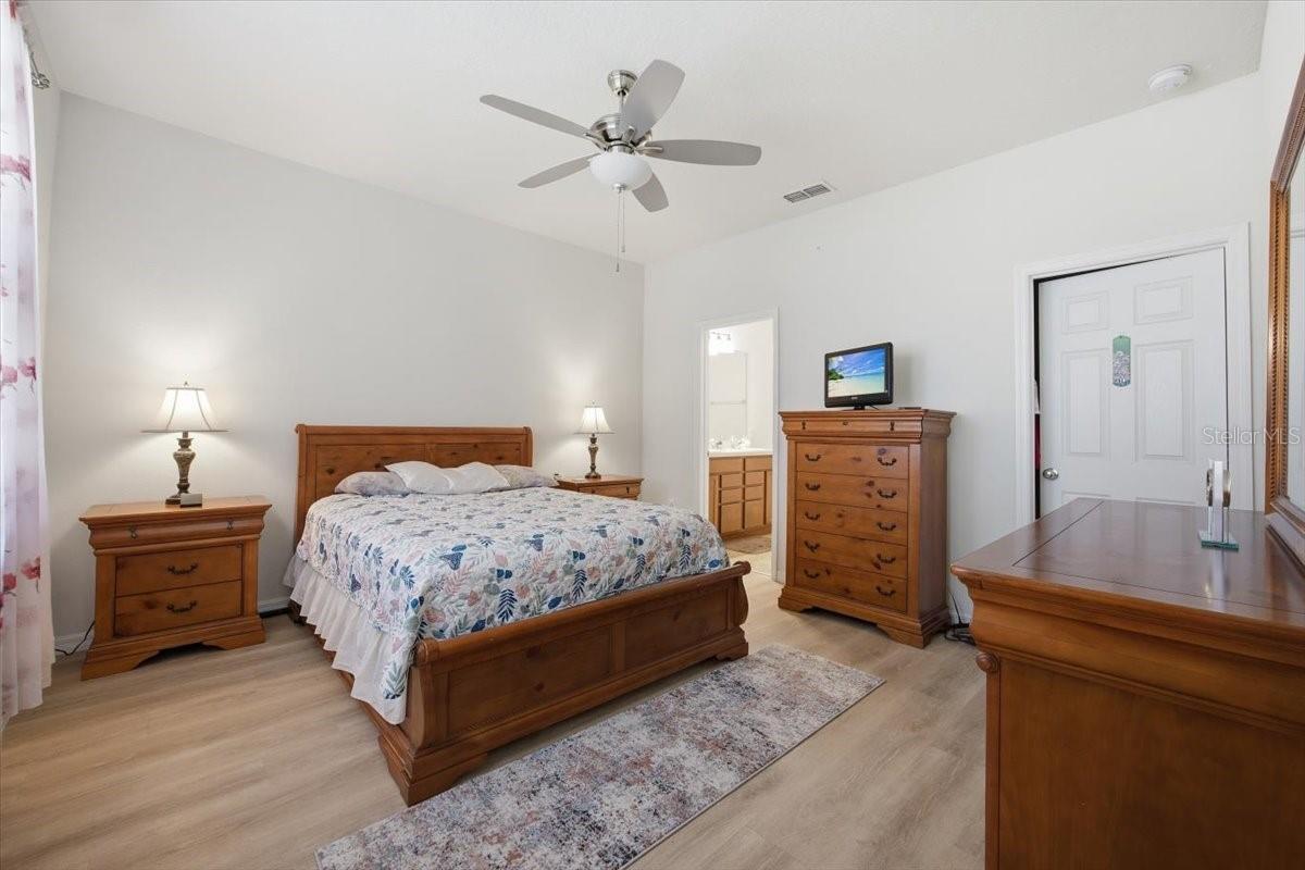 Image 19 of 25 For 1917 Cayman Cove Circle