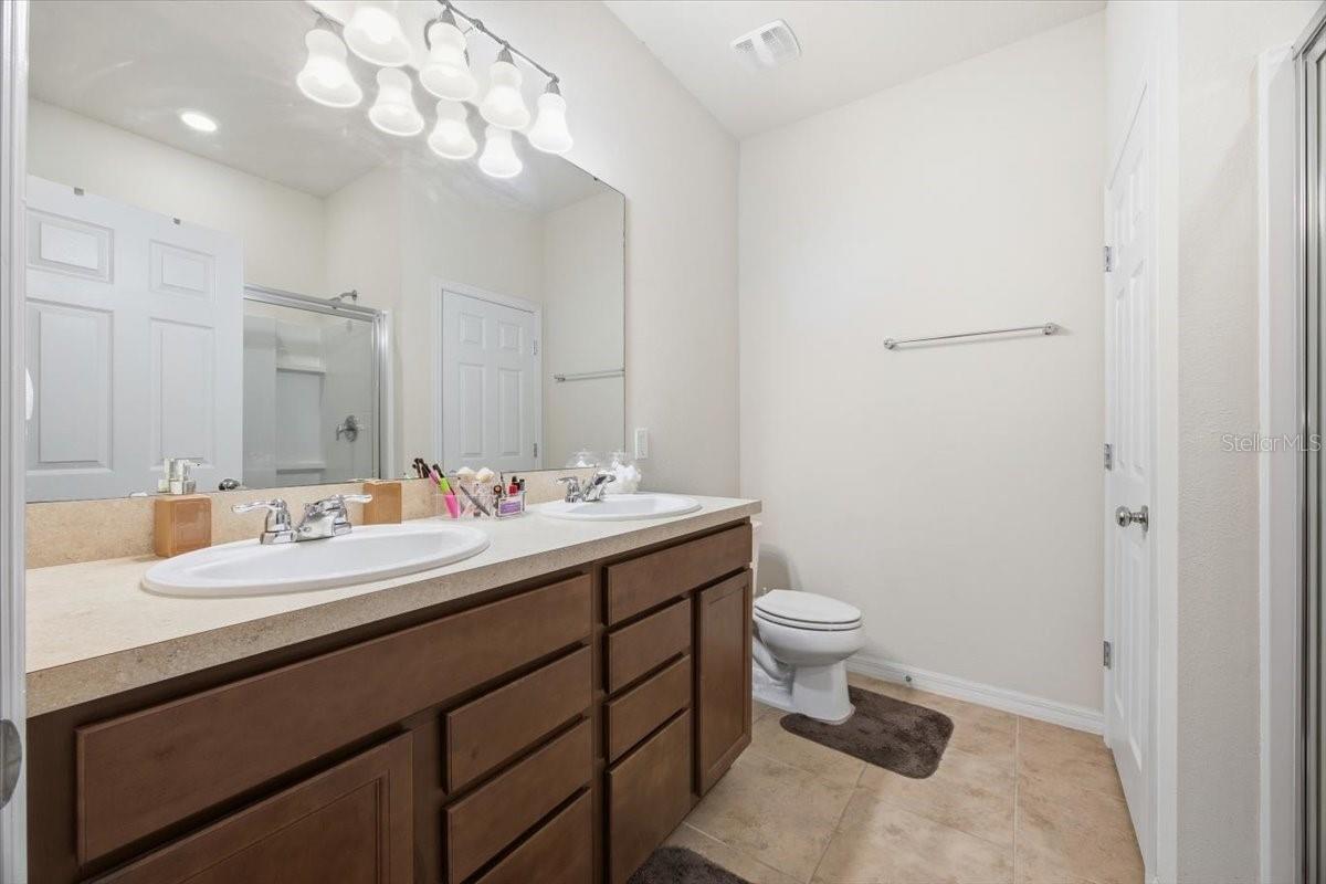 Image 21 of 25 For 1917 Cayman Cove Circle