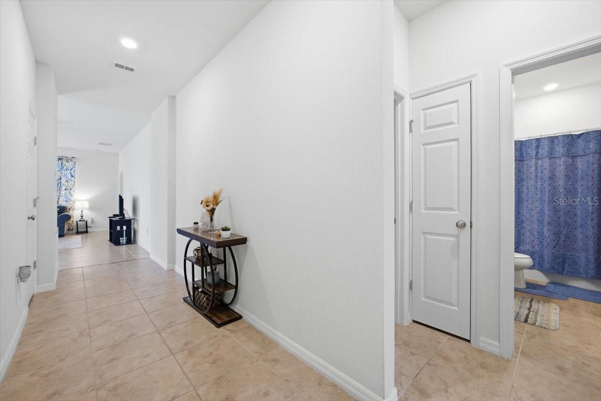 Image 5 of 25 For 1917 Cayman Cove Circle