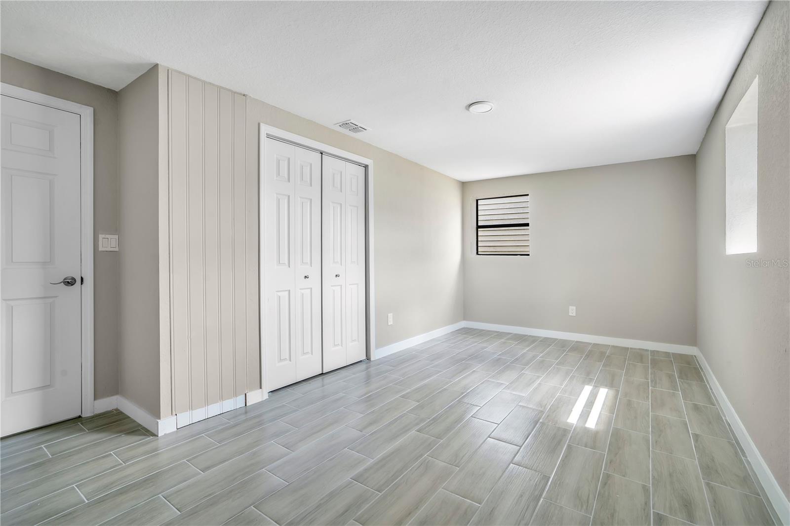 Listing photo id 19 for 6211 Florence Street