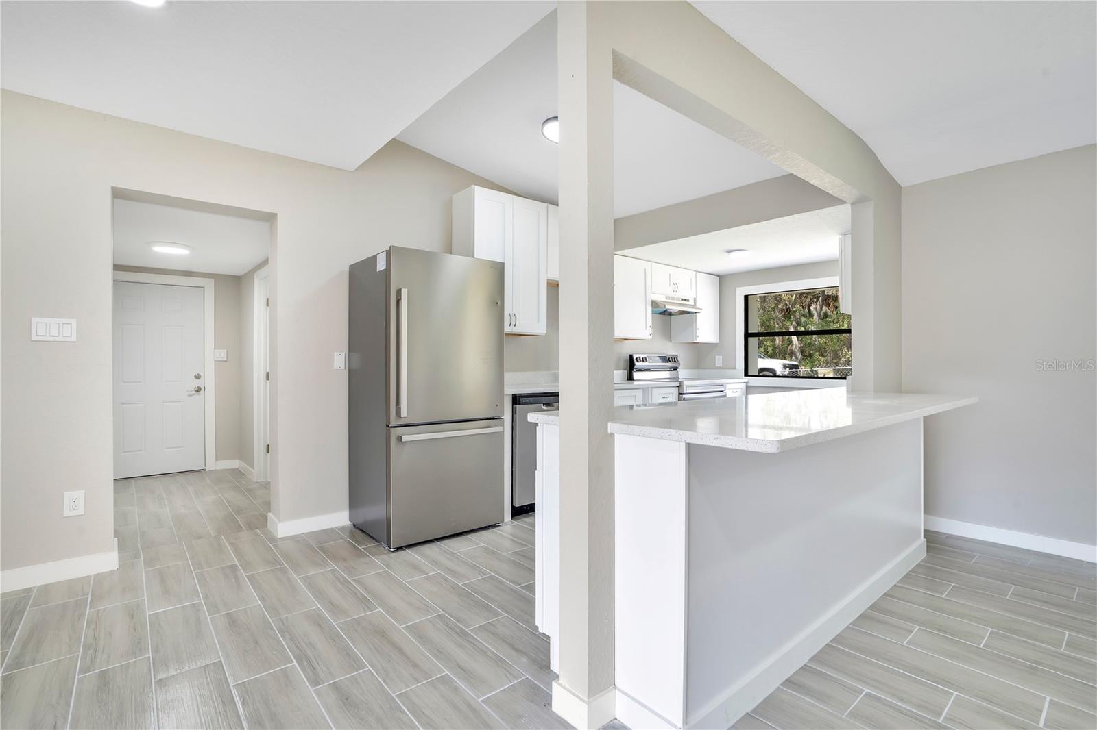 Listing photo id 28 for 6211 Florence Street