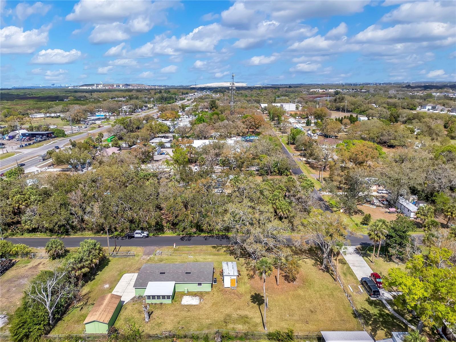 Listing photo id 45 for 6211 Florence Street