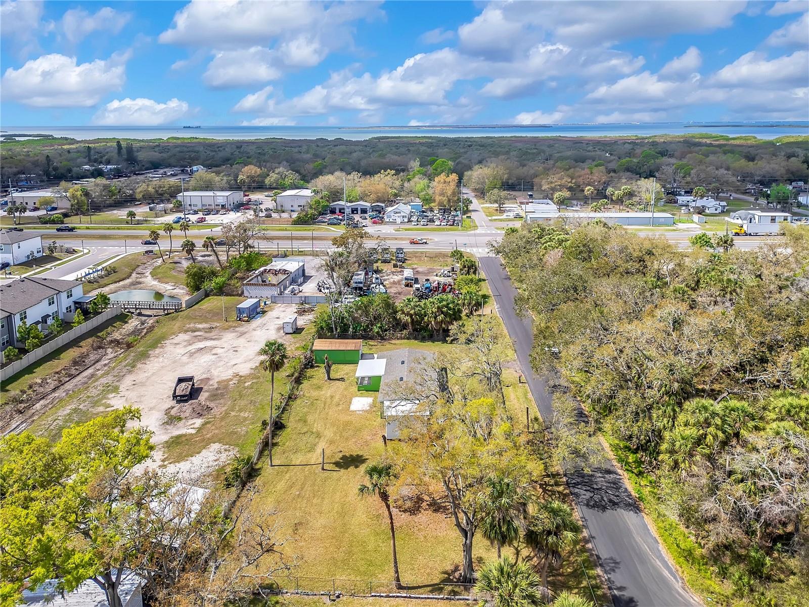 Listing photo id 52 for 6211 Florence Street