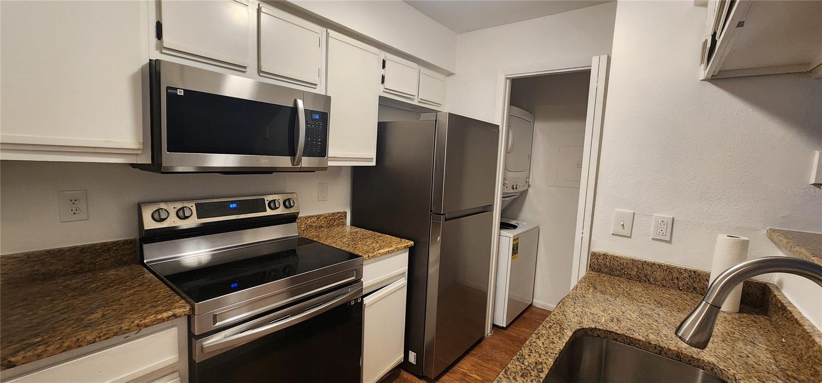 Image 13 of 22 For 232 Afton Square 108