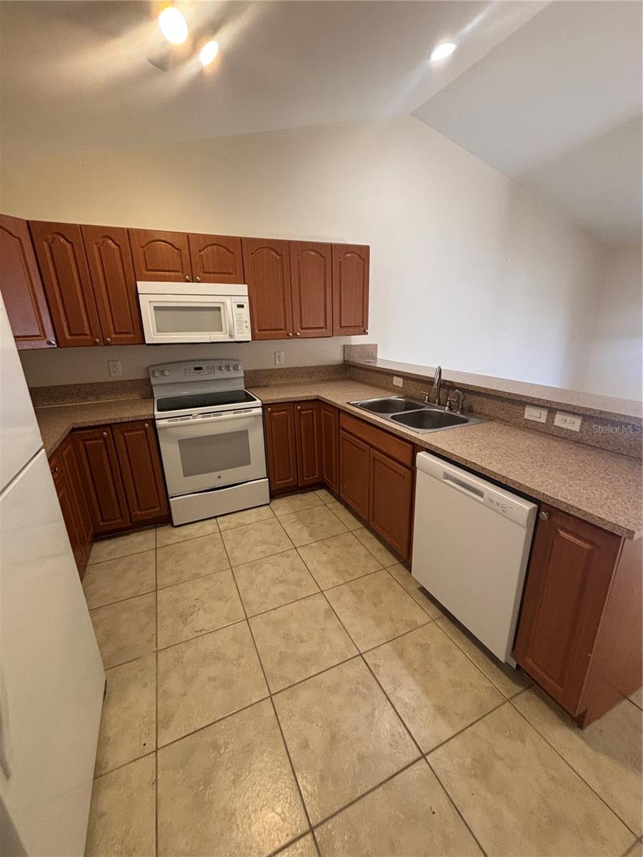 Image 3 of 11 For 2429 Nobel Avenue 2431