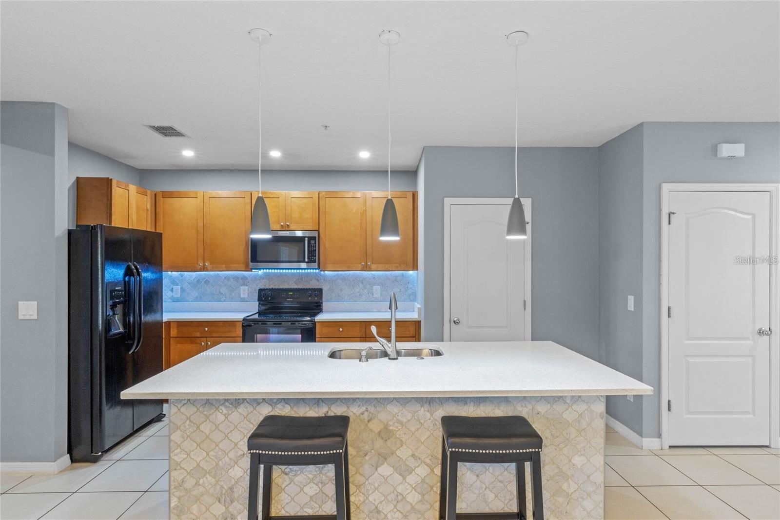 Image 4 of 27 For 4805 Apple Blossom Lane