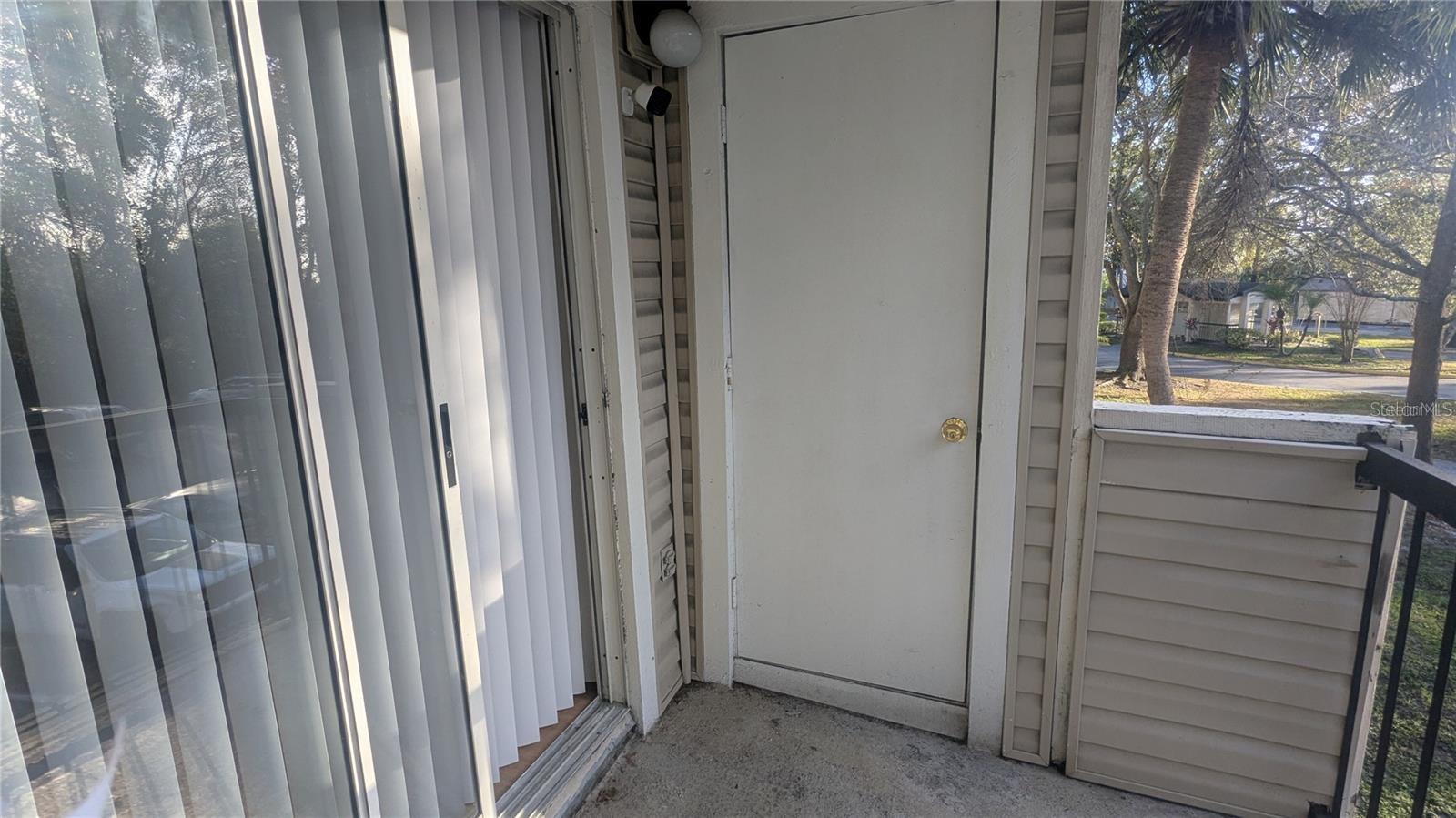 Image 16 of 29 For 1948 Lake Atriums Circle 120