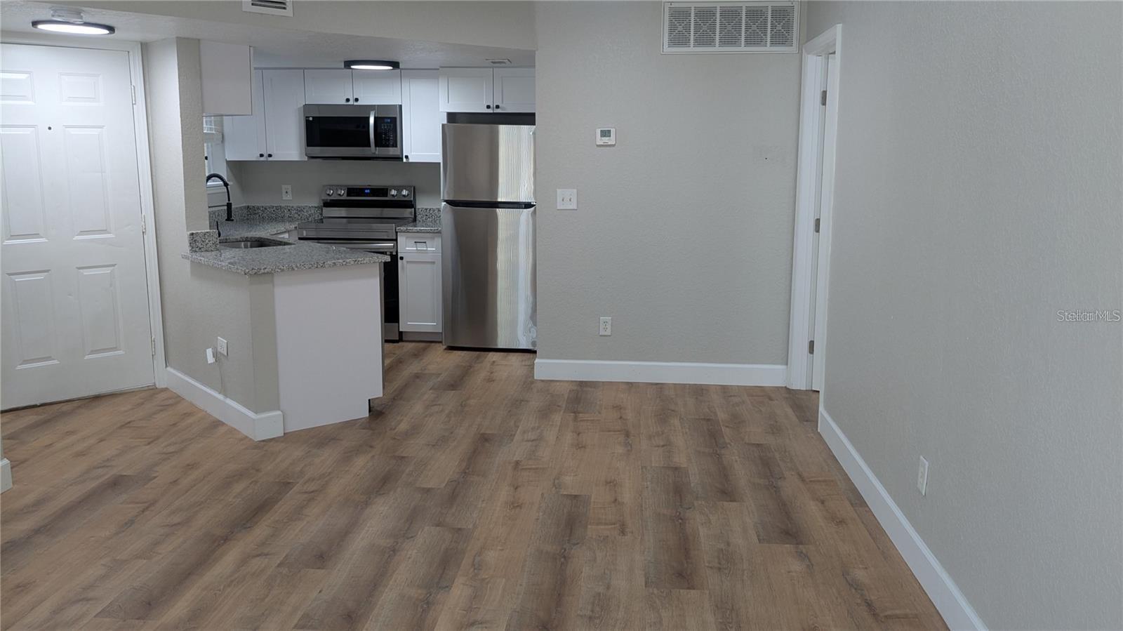 Image 4 of 29 For 1948 Lake Atriums Circle 120