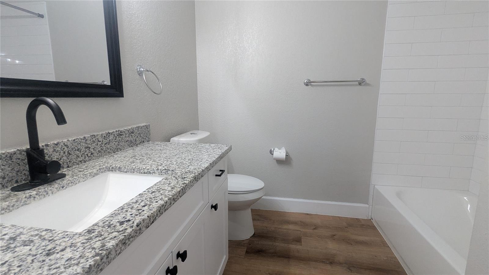 Image 8 of 29 For 1948 Lake Atriums Circle 120