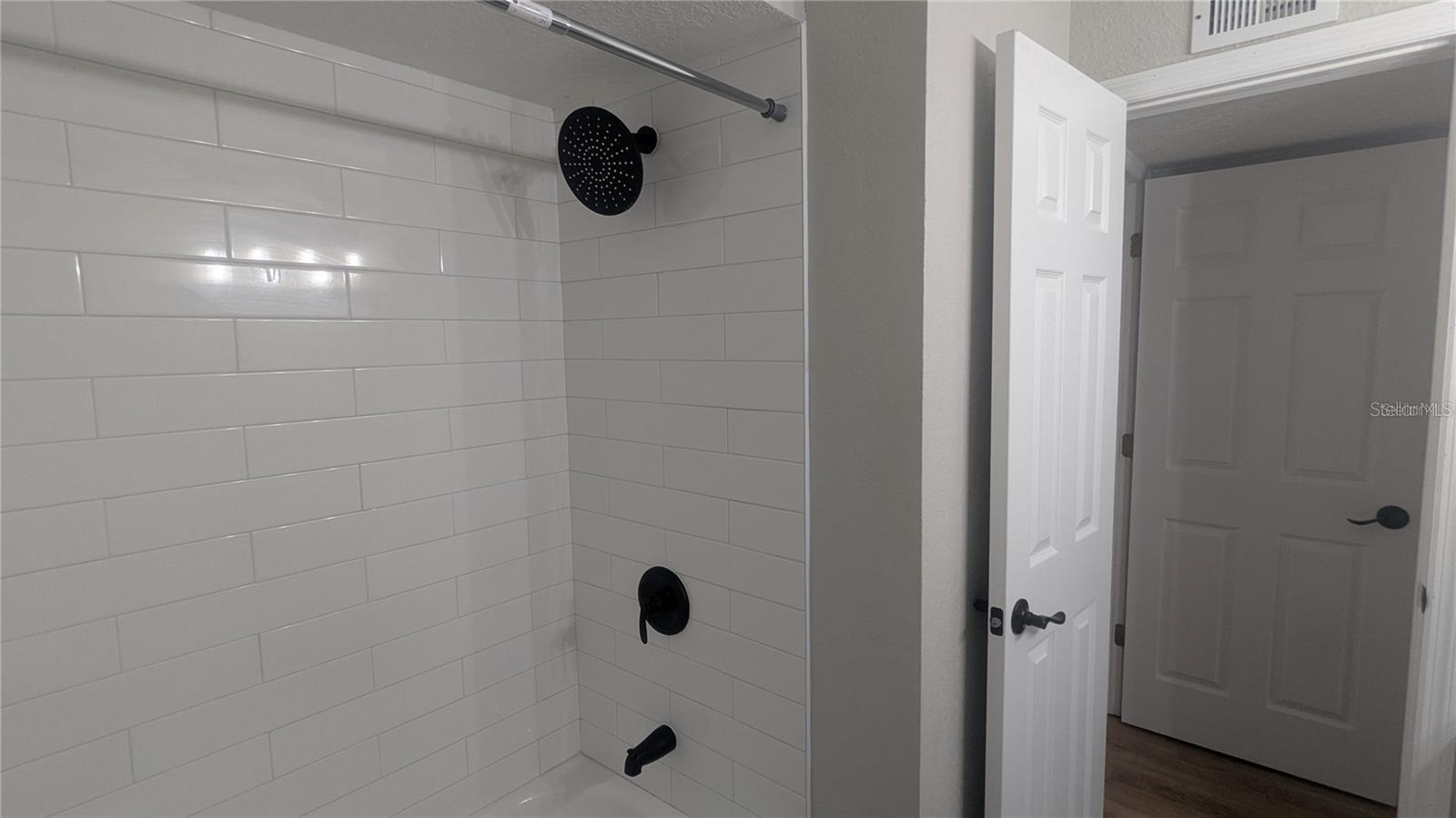 Image 9 of 29 For 1948 Lake Atriums Circle 120