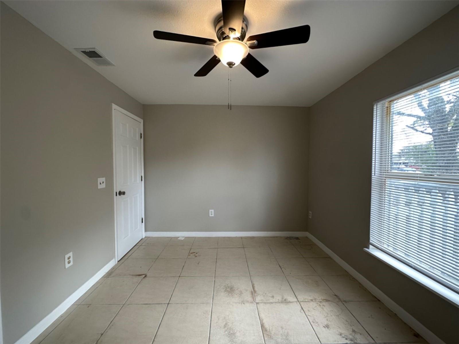 Image 13 of 23 For 1123 Doncaster Court