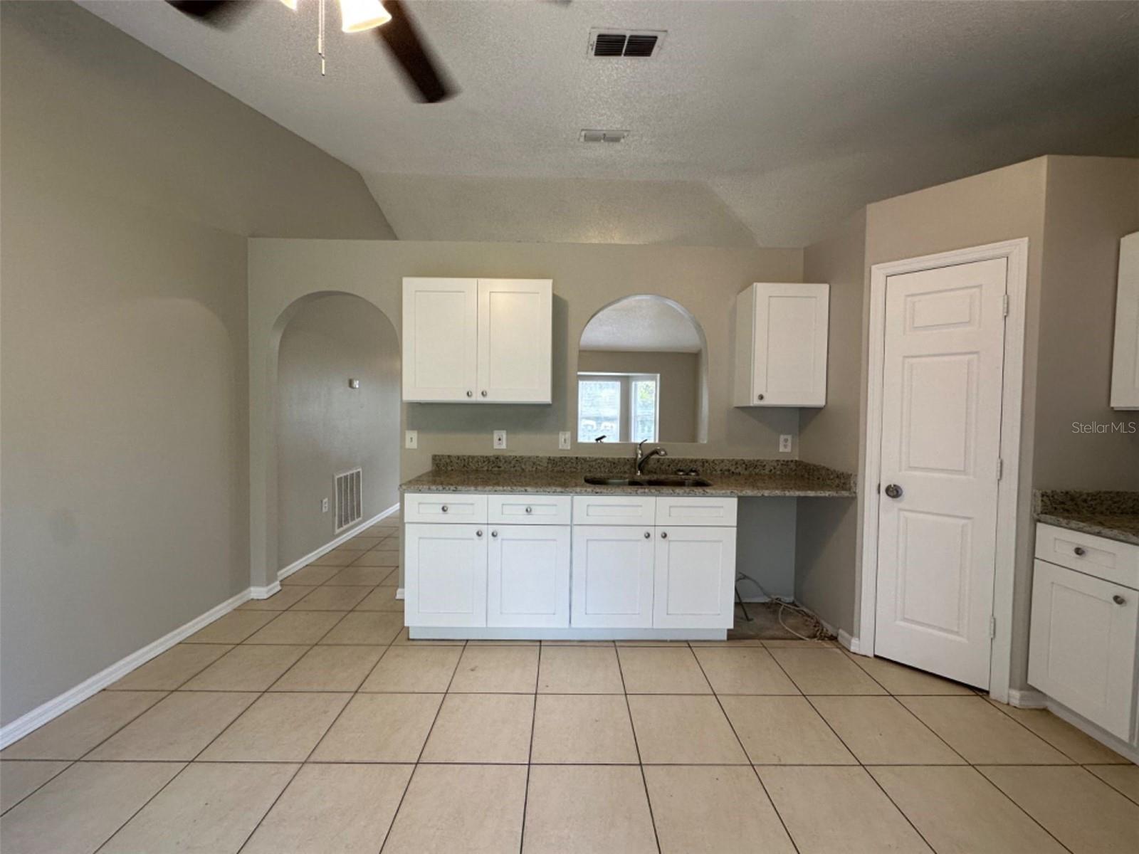 Image 5 of 23 For 1123 Doncaster Court