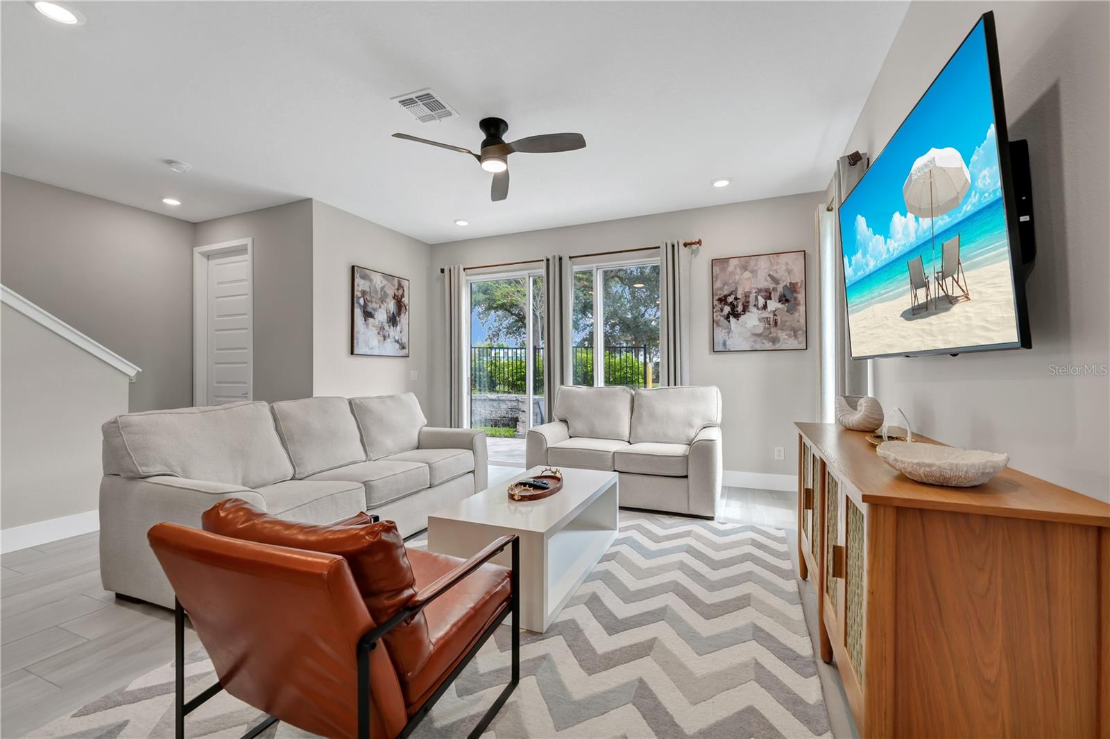 Image 21 of 54 For 7833 Spectrum Drive