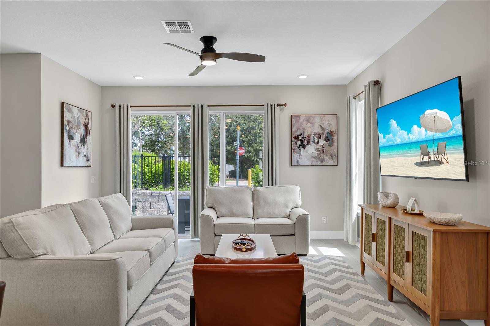 Image 22 of 54 For 7833 Spectrum Drive