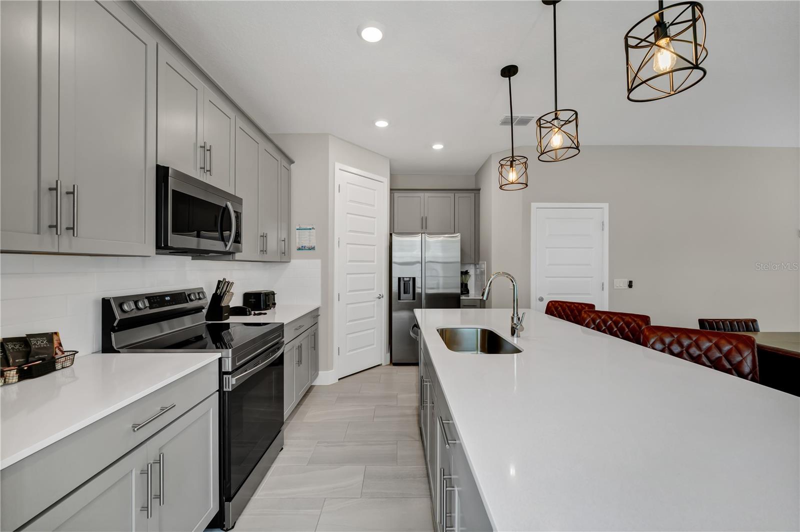 Image 31 of 54 For 7833 Spectrum Drive