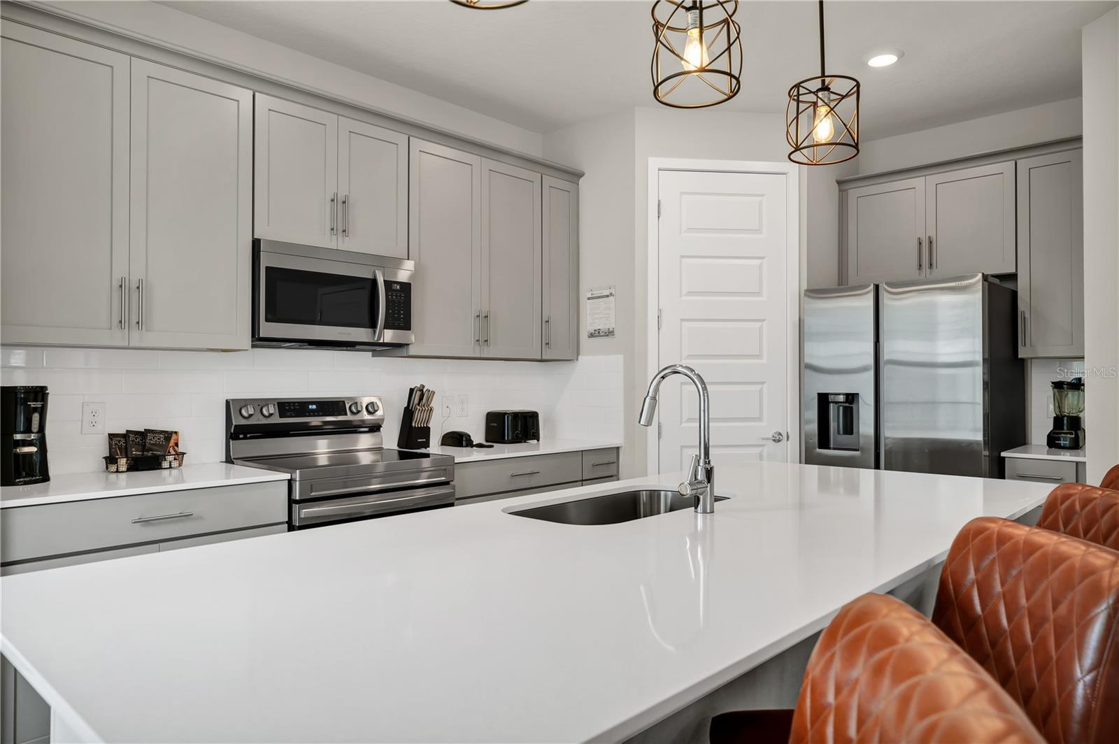 Image 35 of 54 For 7833 Spectrum Drive