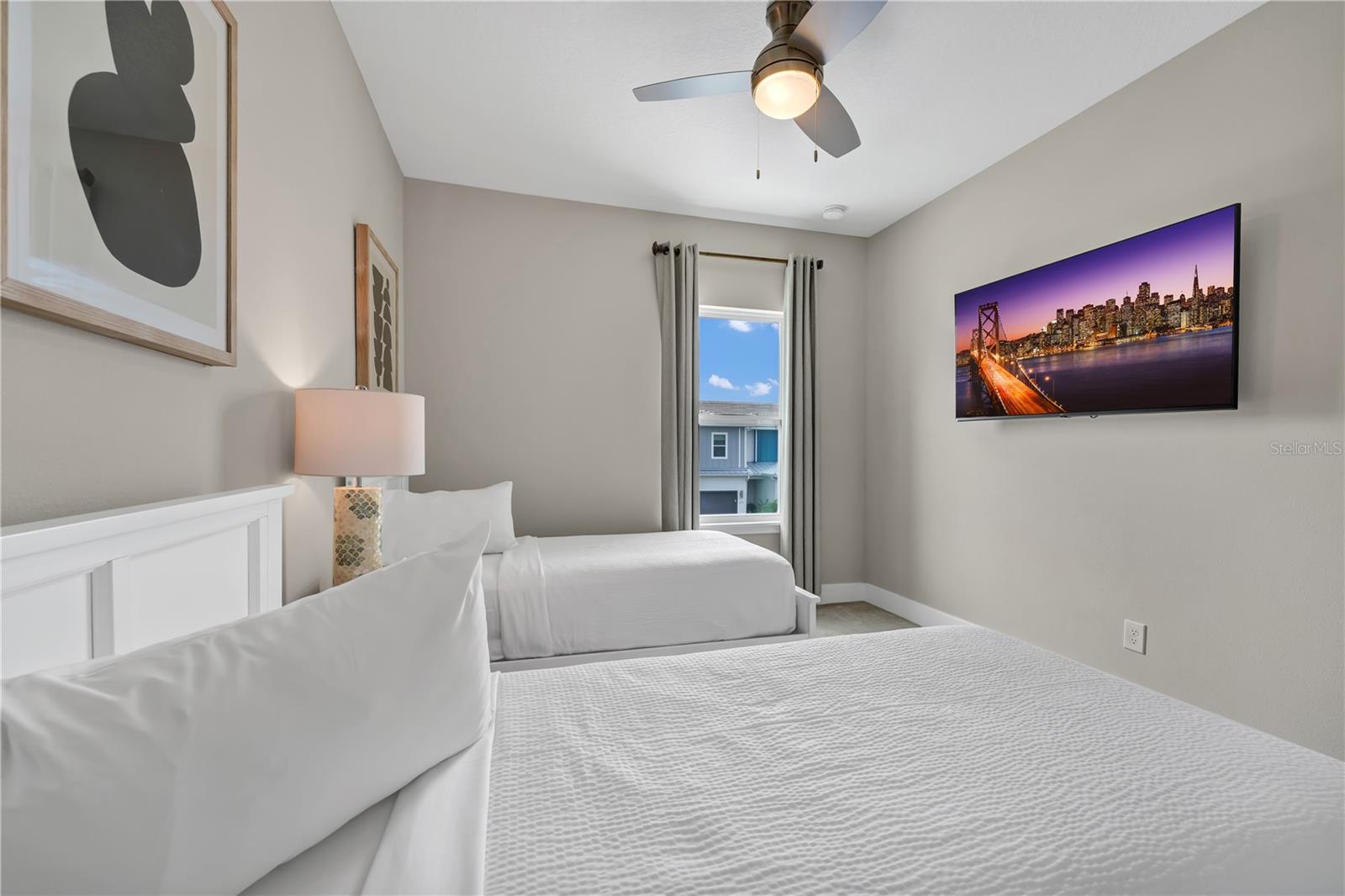 Image 41 of 54 For 7833 Spectrum Drive