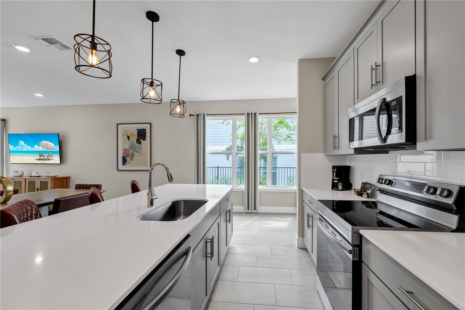 Image 7 of 54 For 7833 Spectrum Drive