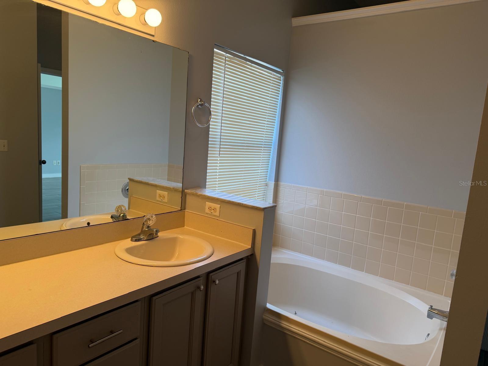 Image 10 of 14 For 11527 Wingham Court