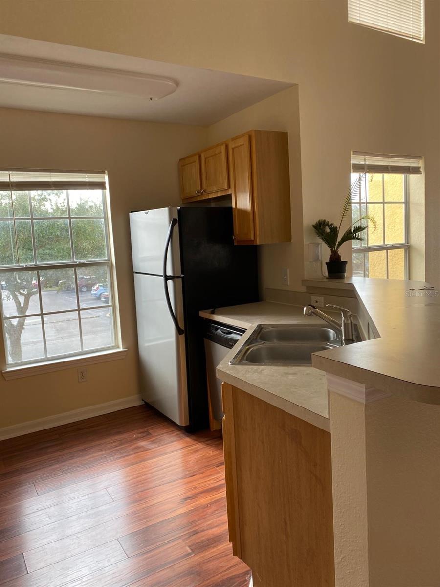 Image 3 of 10 For 8965 Lee Vista Boulevard 2410