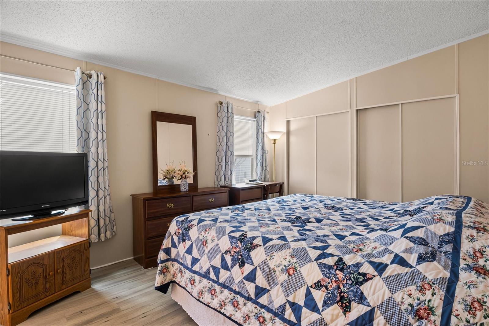 Image 19 of 38 For 232 Glenwood Drive