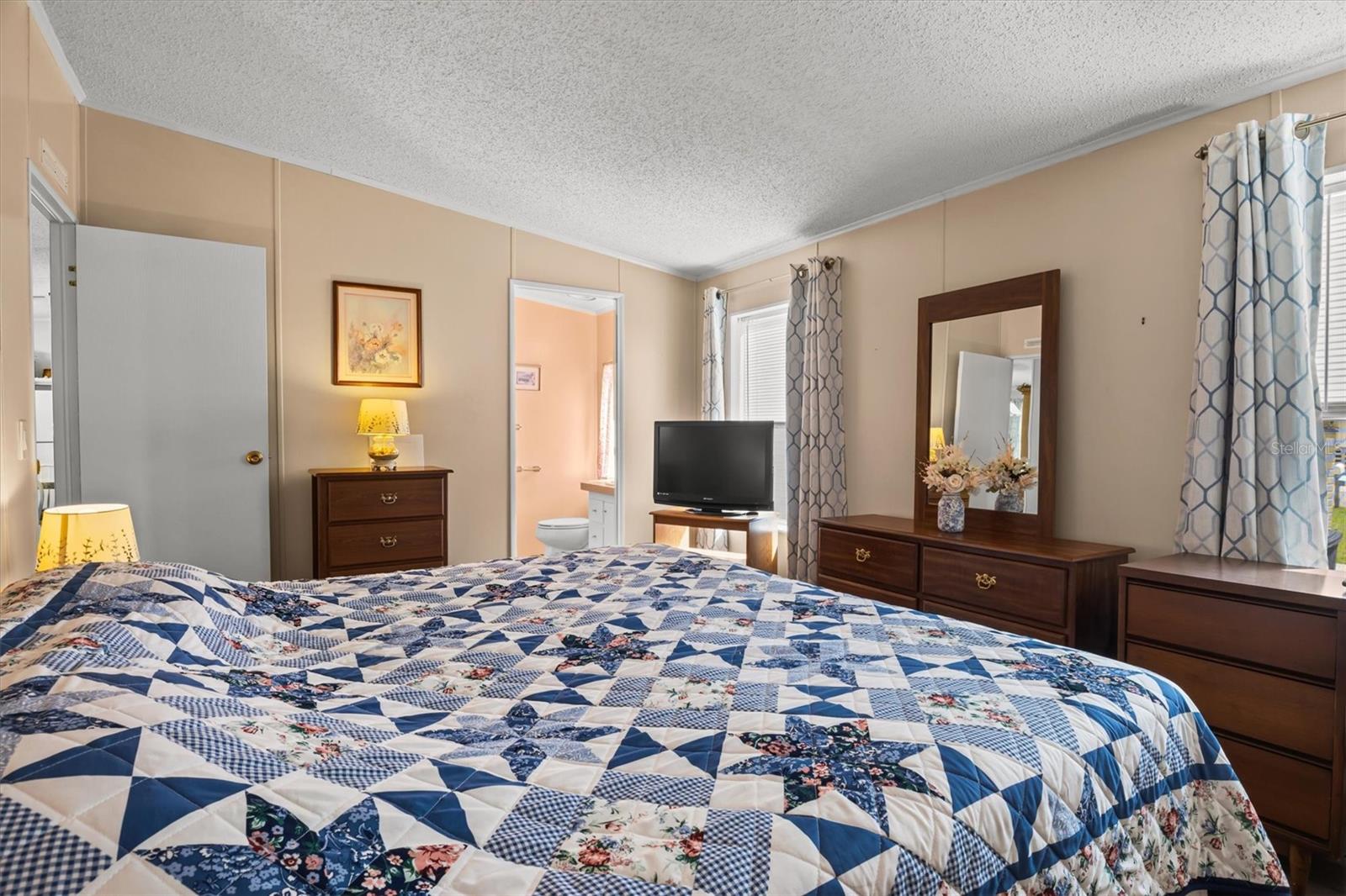 Image 20 of 38 For 232 Glenwood Drive