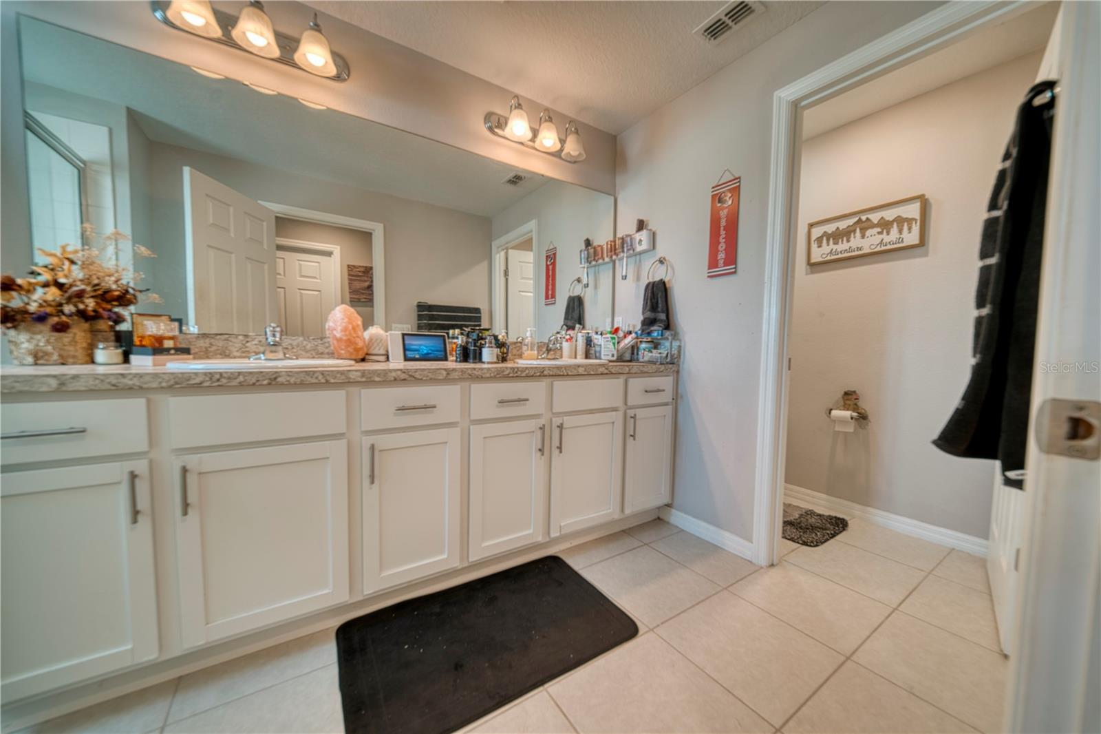 Listing photo id 15 for 3390 Bellezza Court