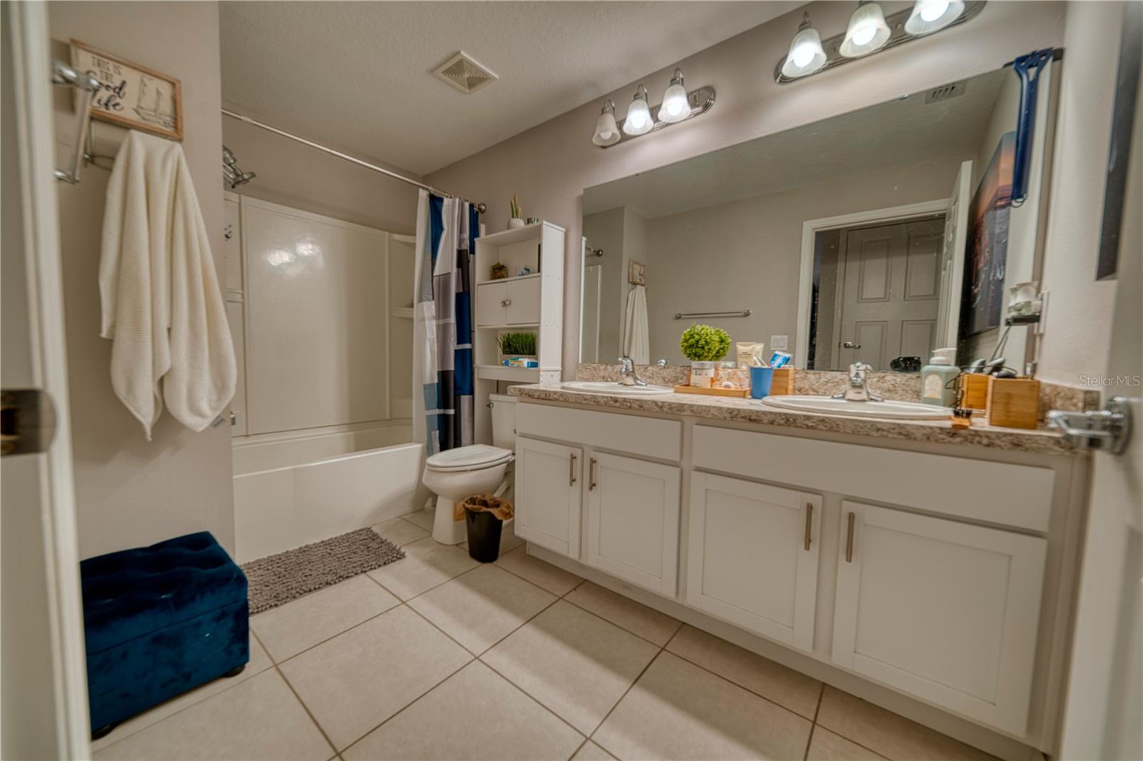 Listing photo id 20 for 3390 Bellezza Court