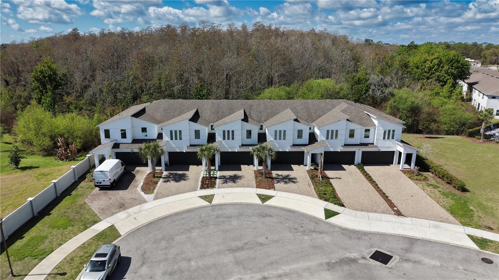 Listing photo id 27 for 3390 Bellezza Court