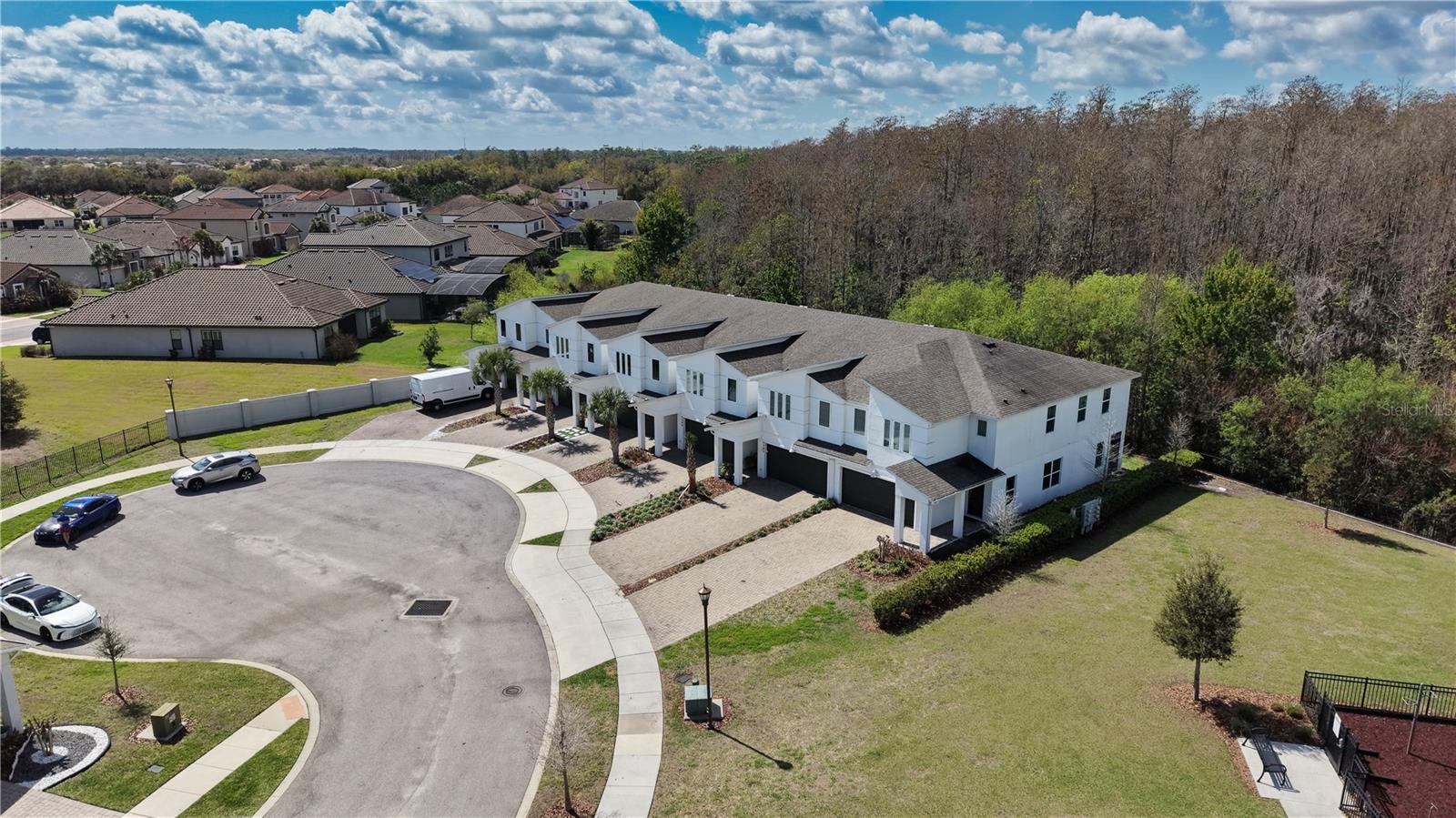 Listing photo id 28 for 3390 Bellezza Court