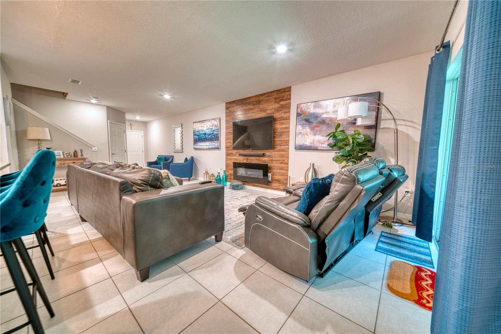 Listing photo id 4 for 3390 Bellezza Court