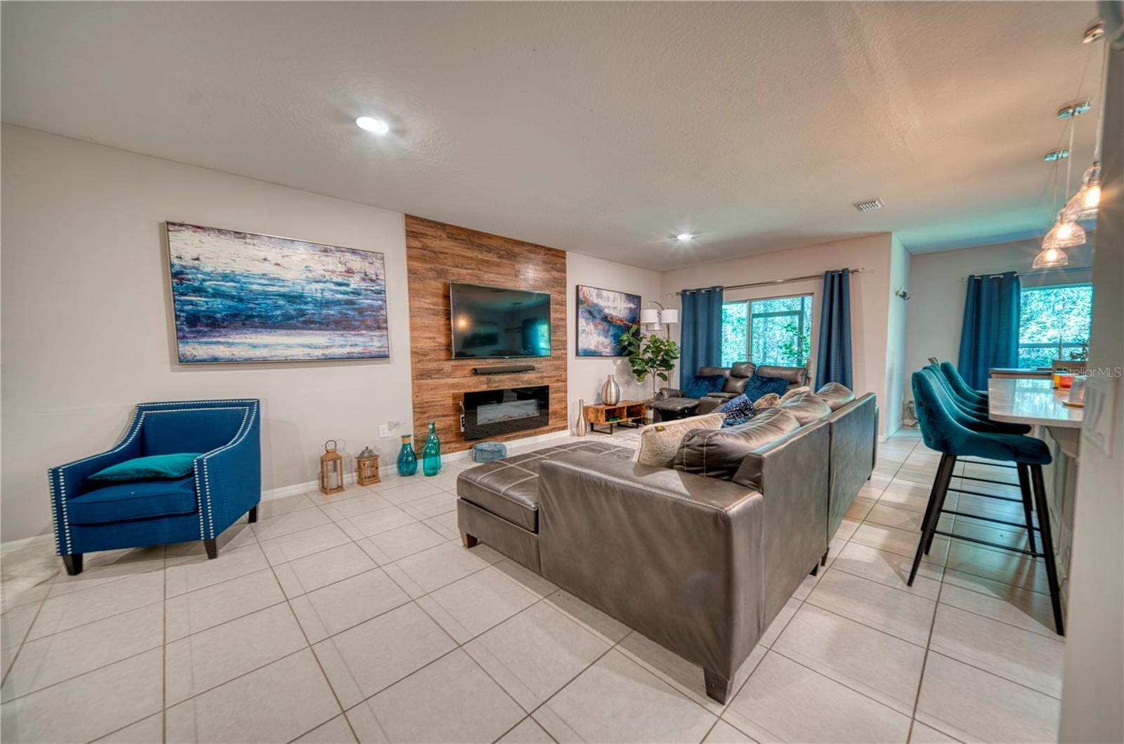 Listing photo id 6 for 3390 Bellezza Court