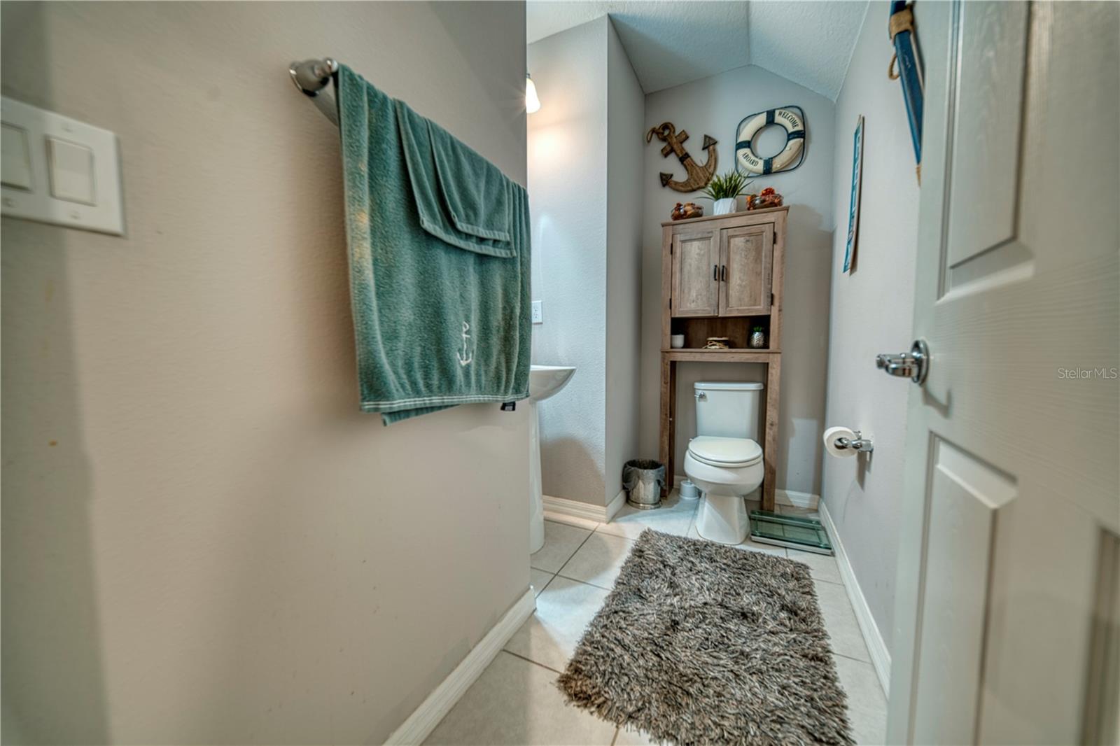 Listing photo id 7 for 3390 Bellezza Court