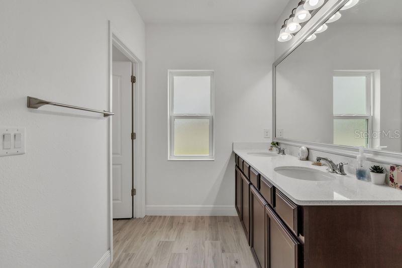 Image 31 of 37 For 187 Hydra Way