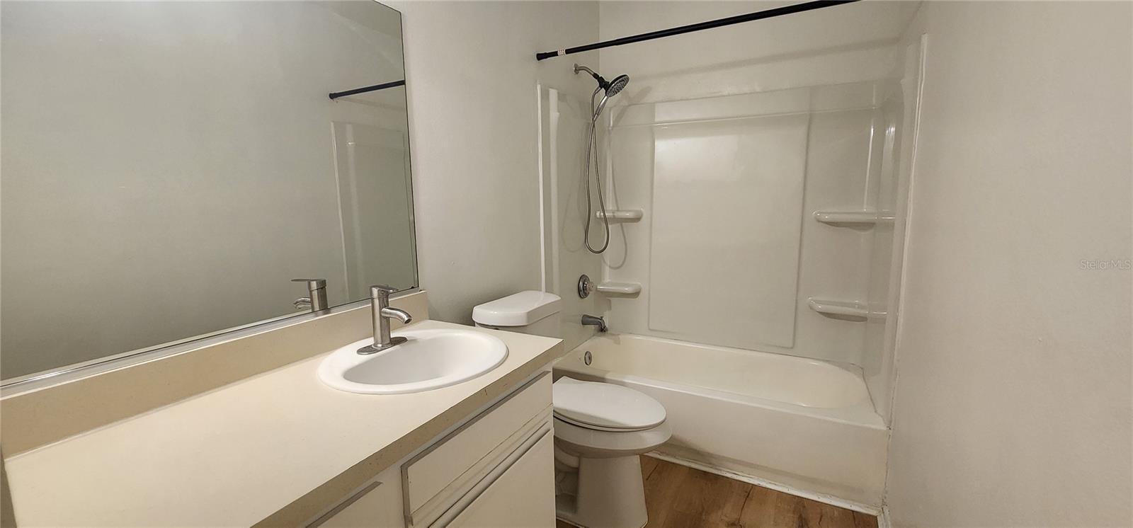 Image 24 of 27 For 232 Afton Square 108