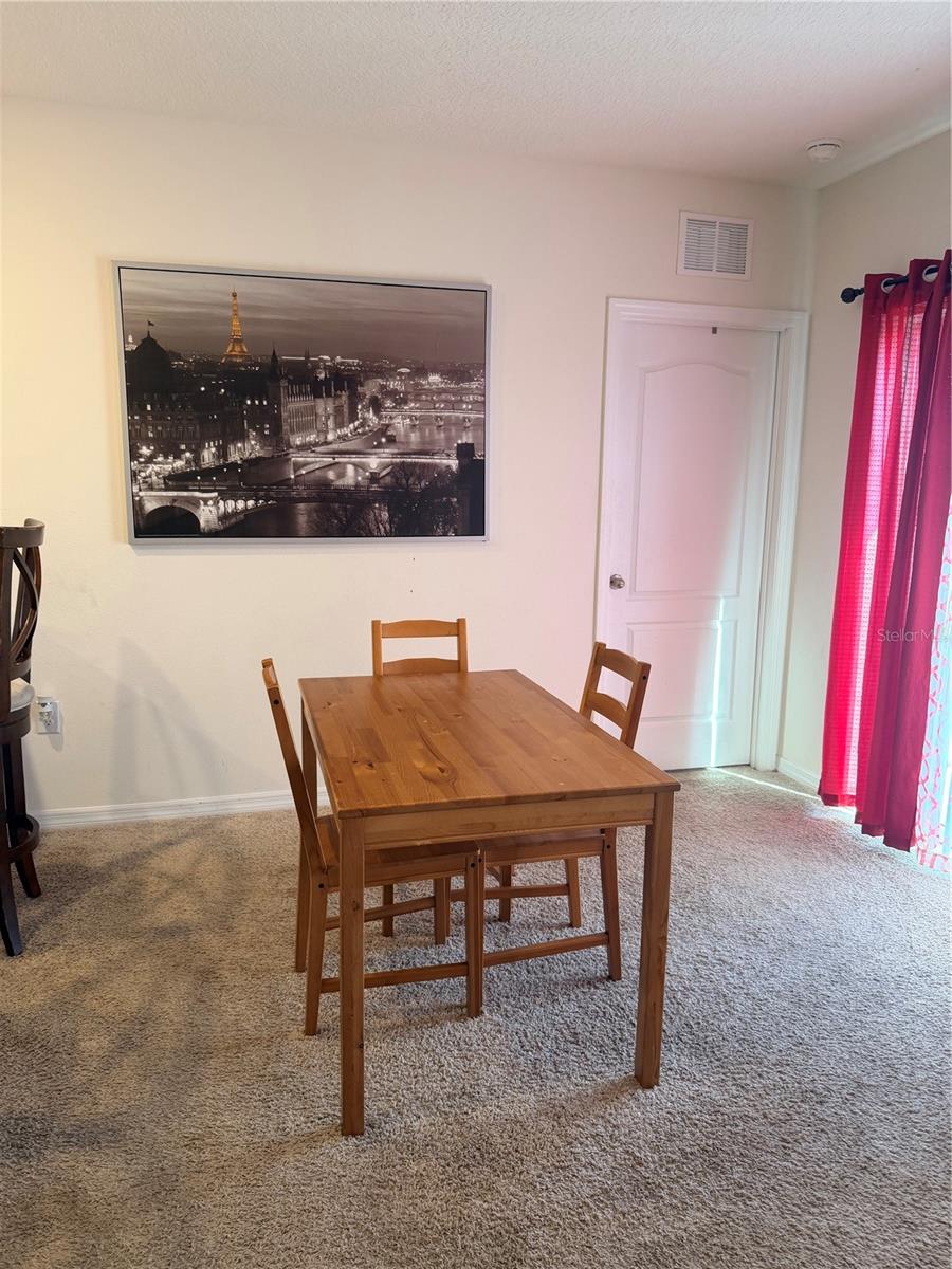 Image 10 of 25 For 1156 Cambridge Drive