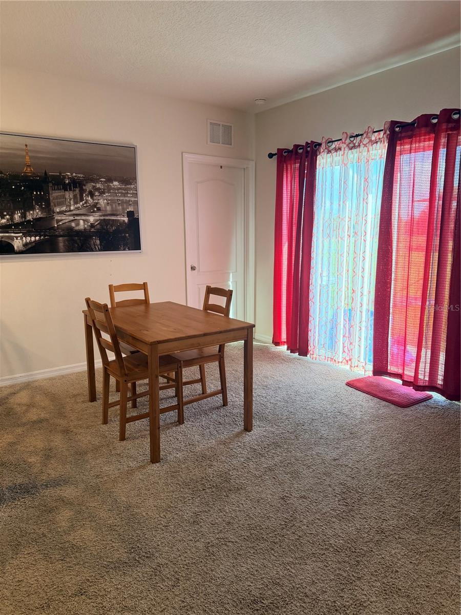 Image 11 of 25 For 1156 Cambridge Drive