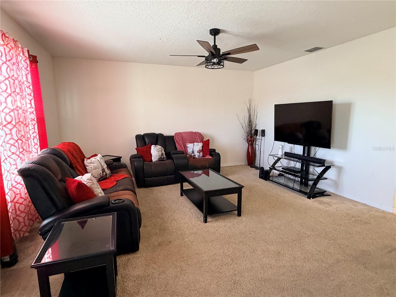 Image 13 of 25 For 1156 Cambridge Drive