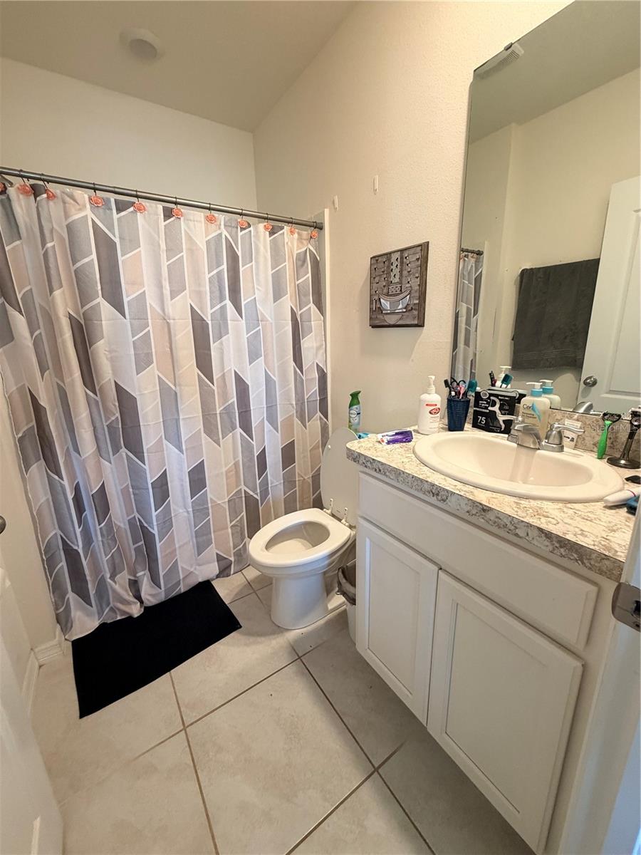 Image 16 of 25 For 1156 Cambridge Drive