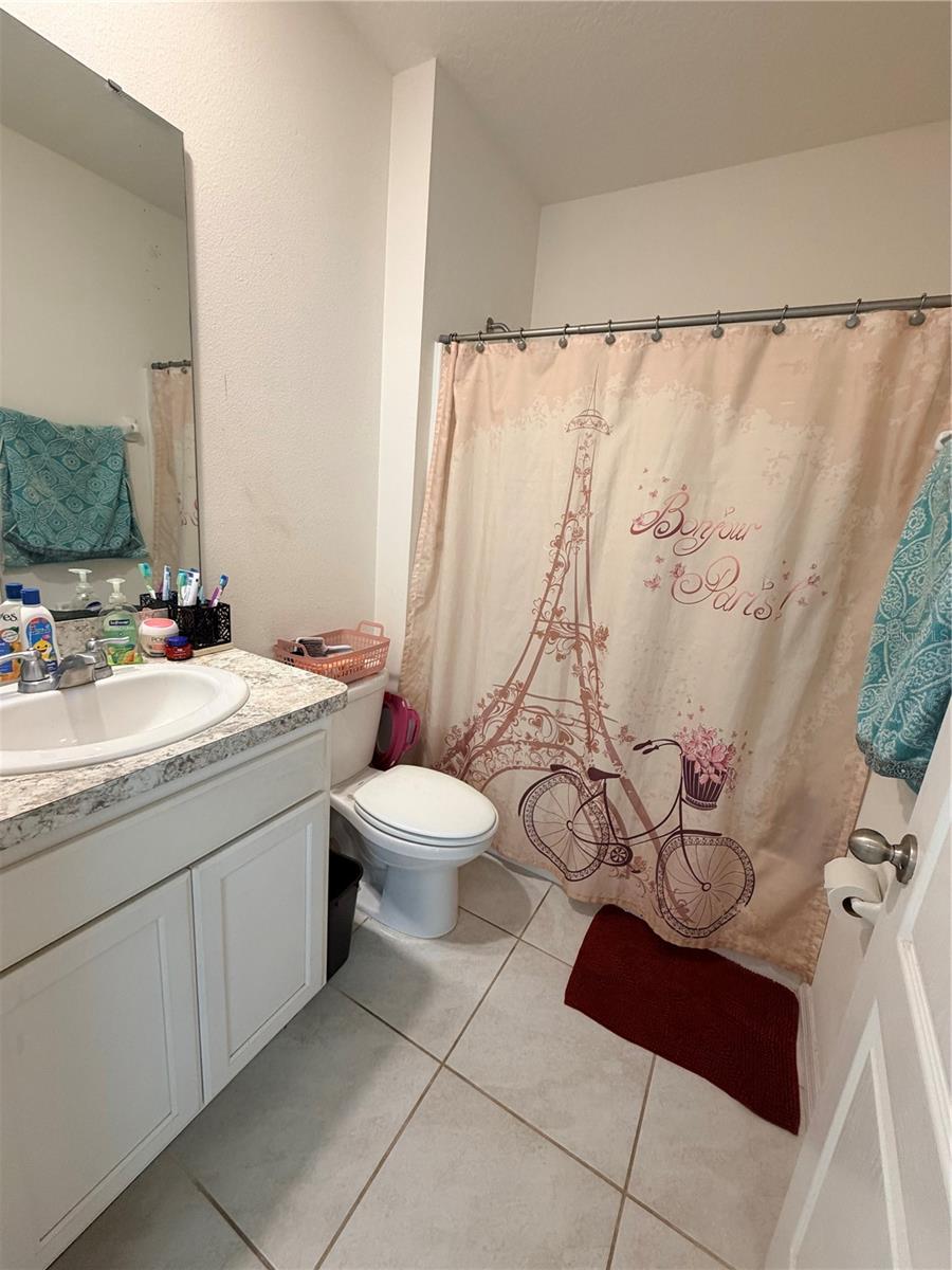 Image 20 of 25 For 1156 Cambridge Drive