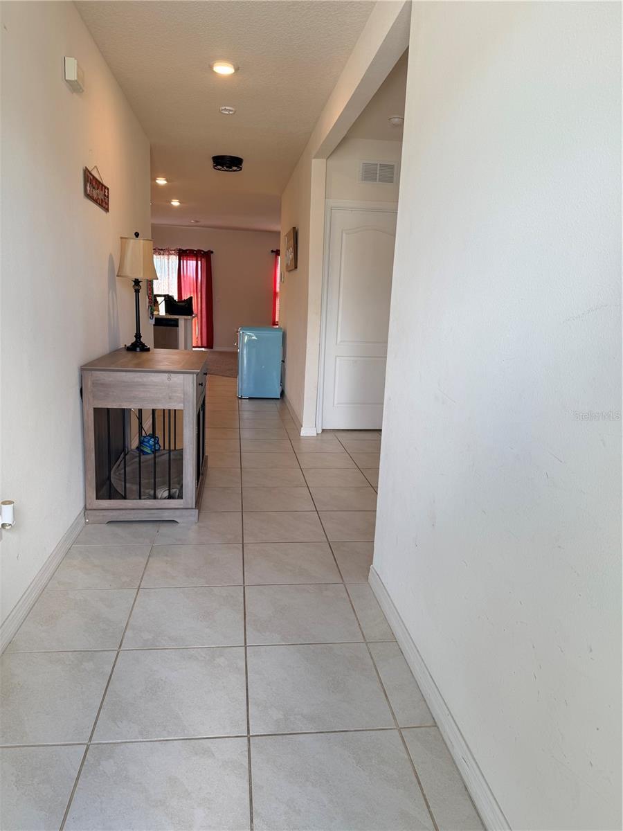 Image 3 of 25 For 1156 Cambridge Drive