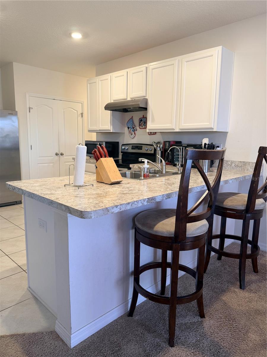 Image 5 of 25 For 1156 Cambridge Drive